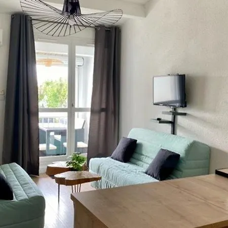 Apartment Renove Et Climatise Avec Terrasse, Parking Prive Et Options Confort A - Fr-1-387-209 *